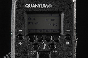 Обзор фотовспышки Quantum Qflash “Trio” QF8С.