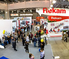Стенд Tamron.